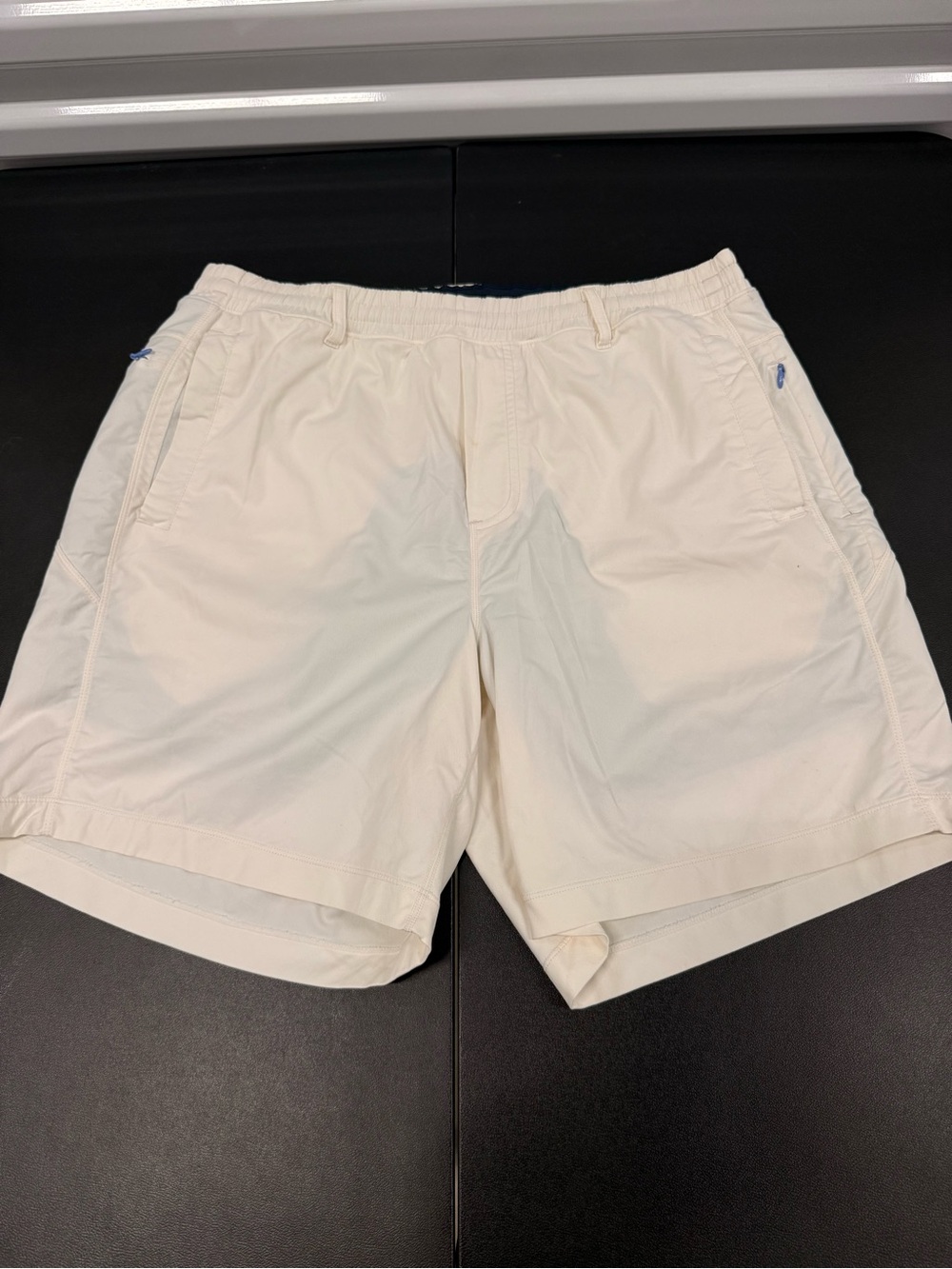Birddogs Cream Golf Shorts. XL. 7”